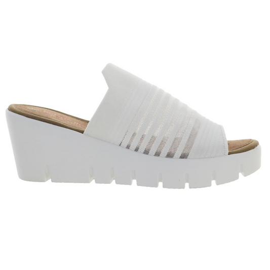 White Venti Iris platform sandal by Bernie Mev with a mesh design upper band and ridged sole.
