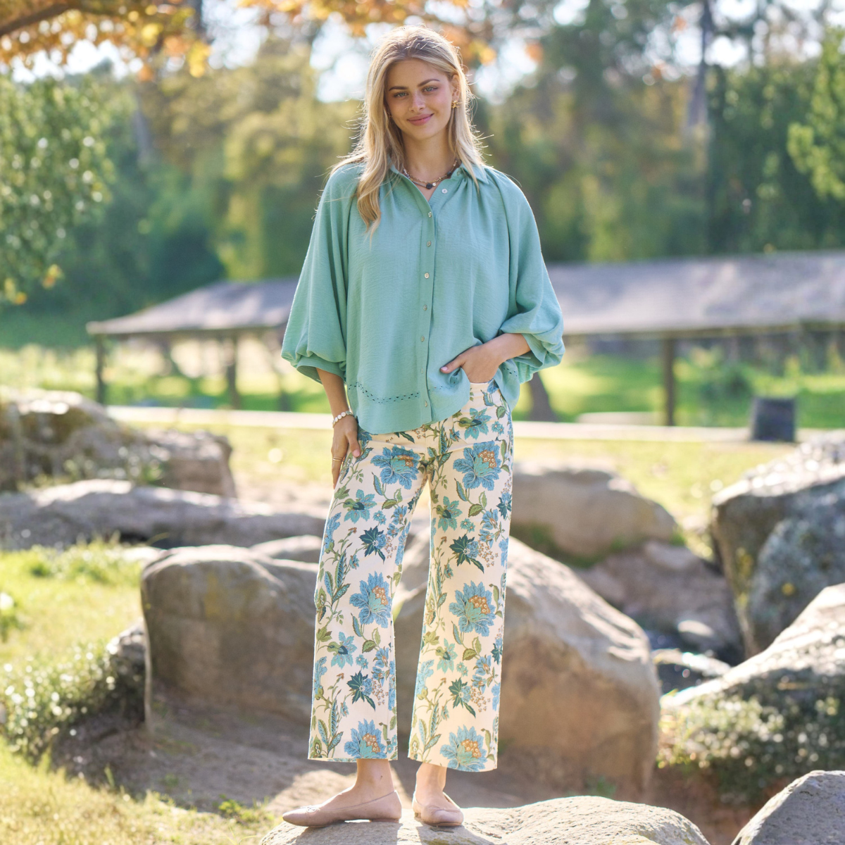 Floral Ankle Cropped Pants Secondary image
